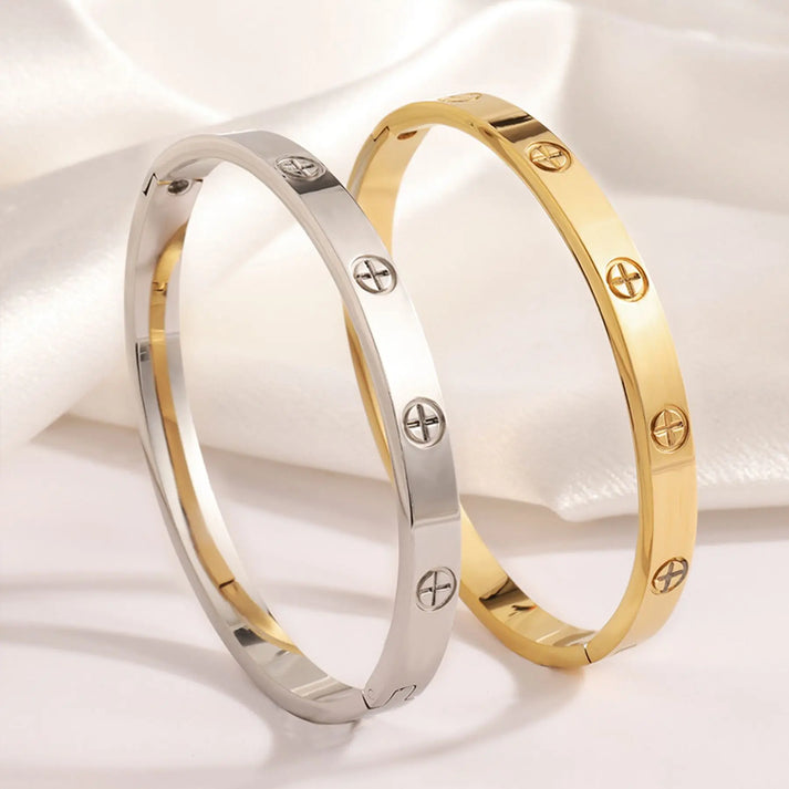 Deal of 2 Cartier Handcuffs