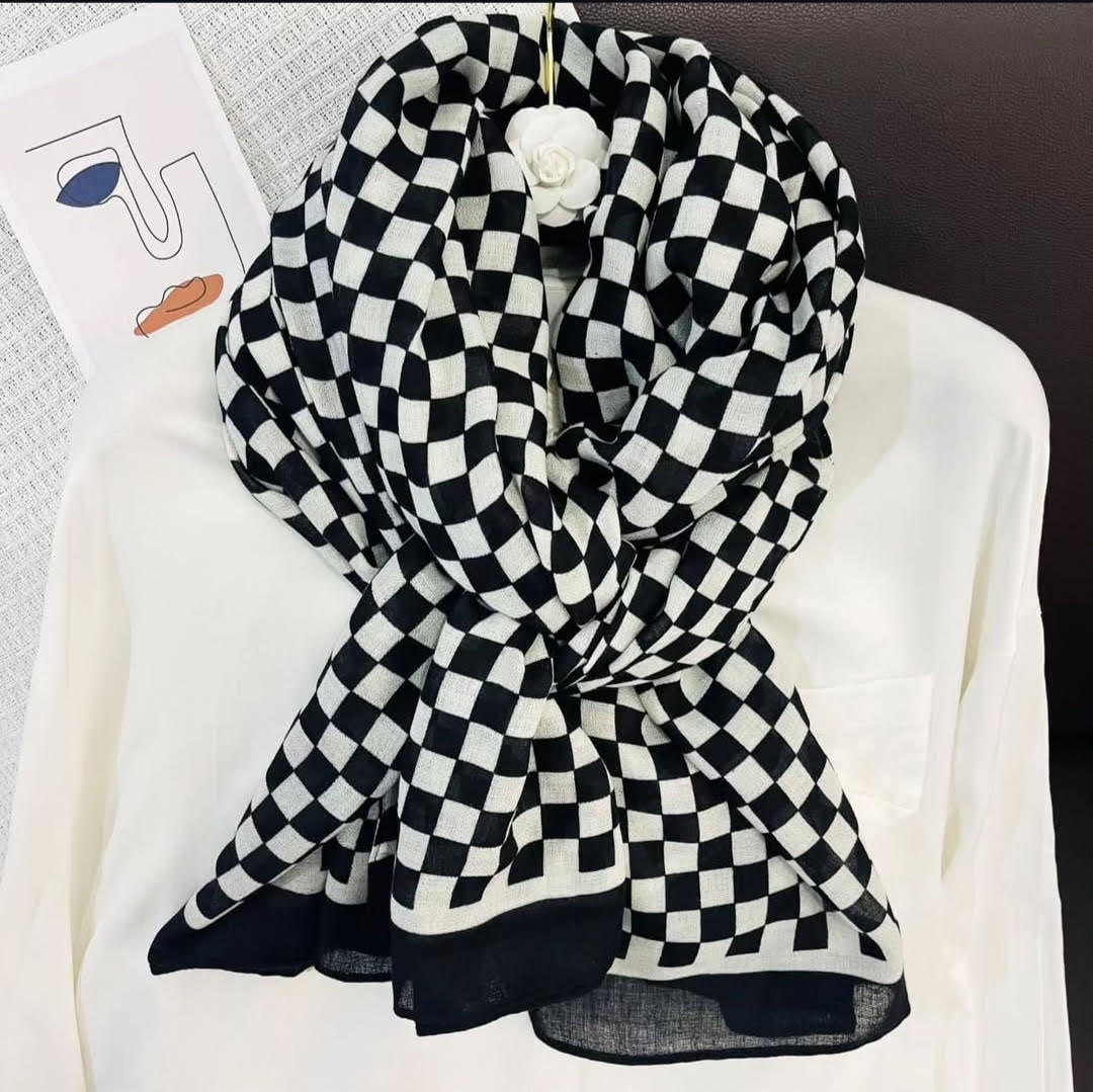 Check & Chic
